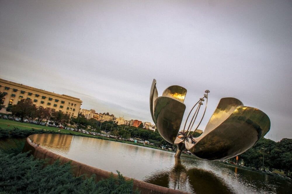 Floralis Genérica | 5 Amazing Things to Know about the Giant Steel Flower in Buenos Aires 5 floralis generica | buenos aires