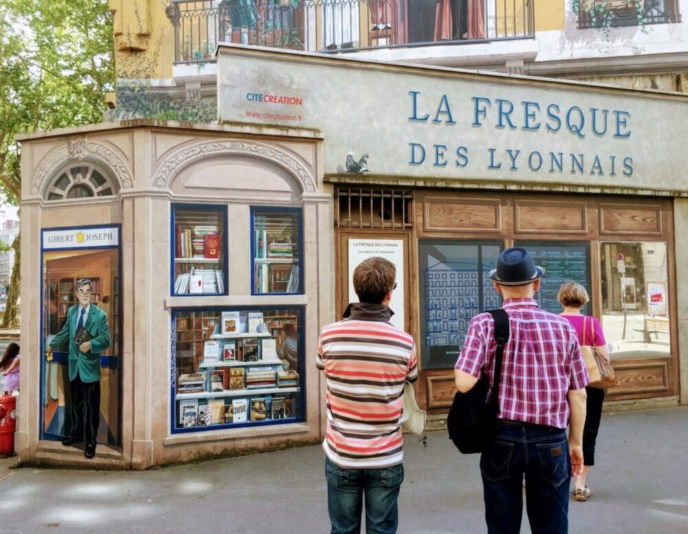 la fresque des lyonnais in lyon france