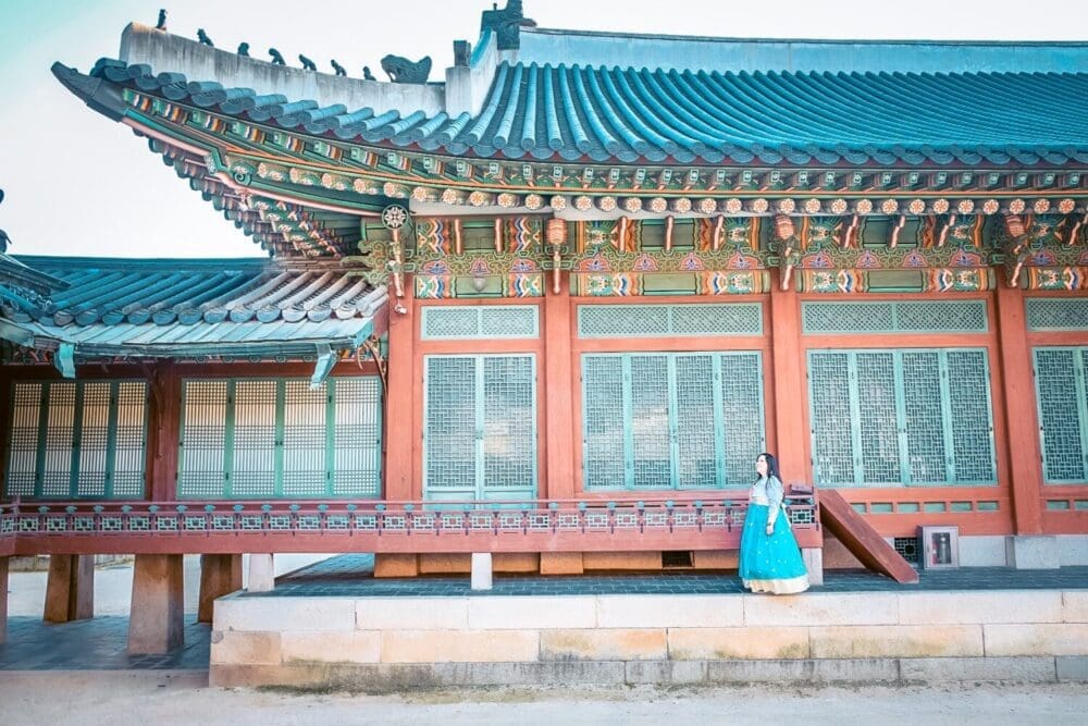 Visiting Changdeokgung Palace in Autumn: Secret Garden Ticket Guide 14 girl in hanbok at changdeokgung palace