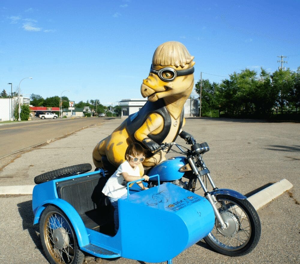 15 Remarkable Things to do in Drumheller with Kids 17 things to do in drumheller, drumheller attractions, drumheller with kids, town of drumheller dino walk