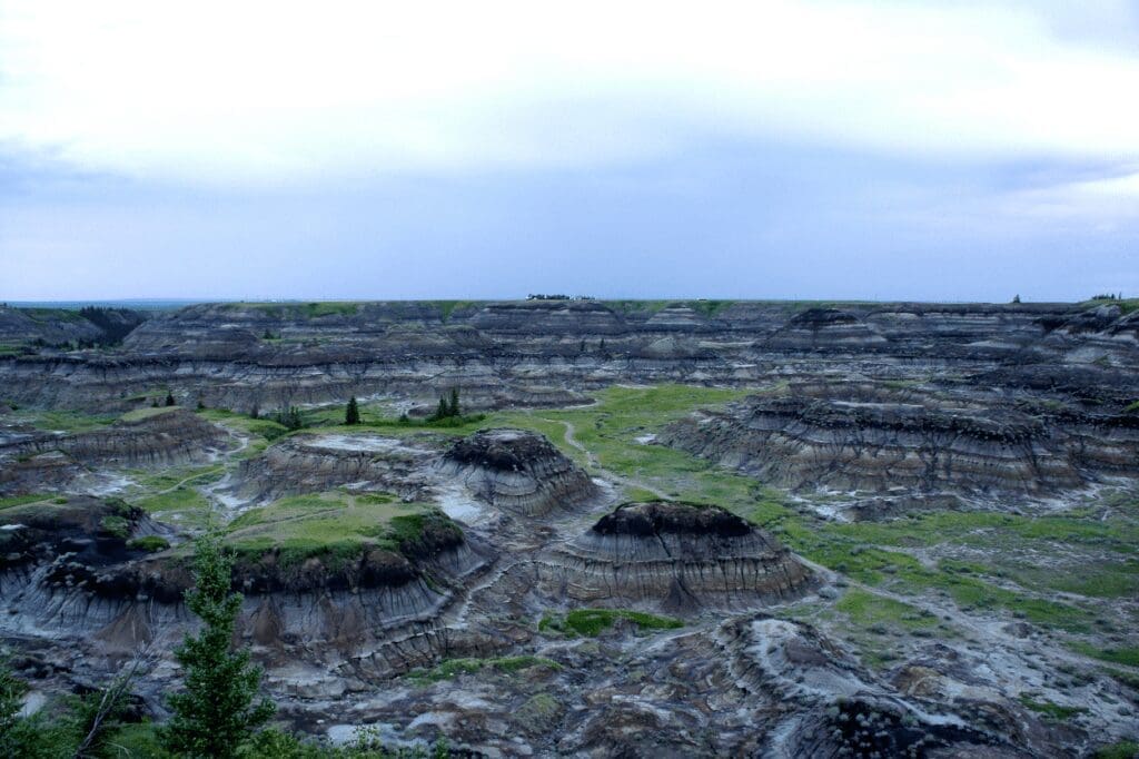 15 Remarkable Things to do in Drumheller with Kids 9 things to do in drumheller | horseshoe canyon trail