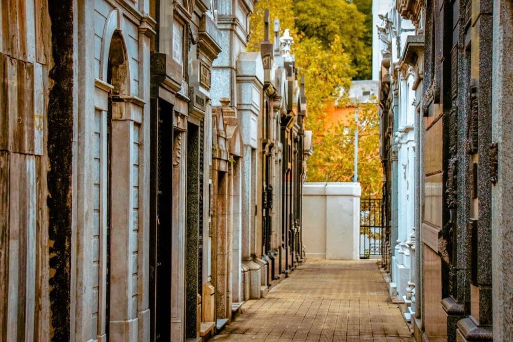 La Recoleta Cemetery in Buenos Aires is the Most Beautiful Graveyard in the World 3 la recoleta cemetery buenos aires