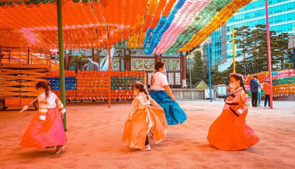 renting a hanbok in seoul: jogyesa temple in korea