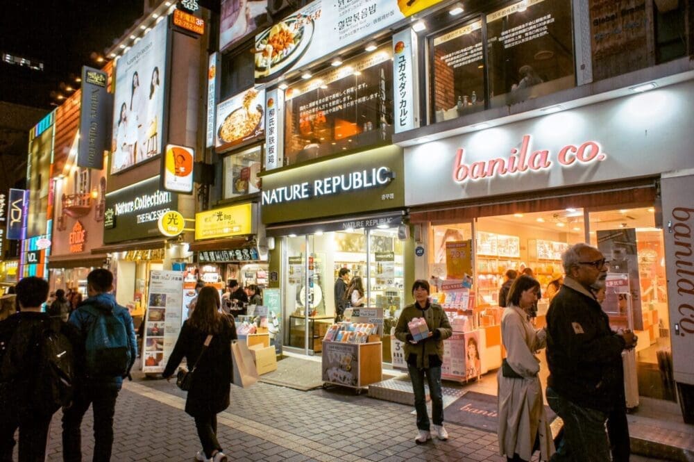 Budget Shopping in Seoul? 7 Cheap Places to Buy the Cutest Fashion, Accessories and Souvenirs 8 budget shopping in seoul | k-beauty stores on myeongdong shopping street