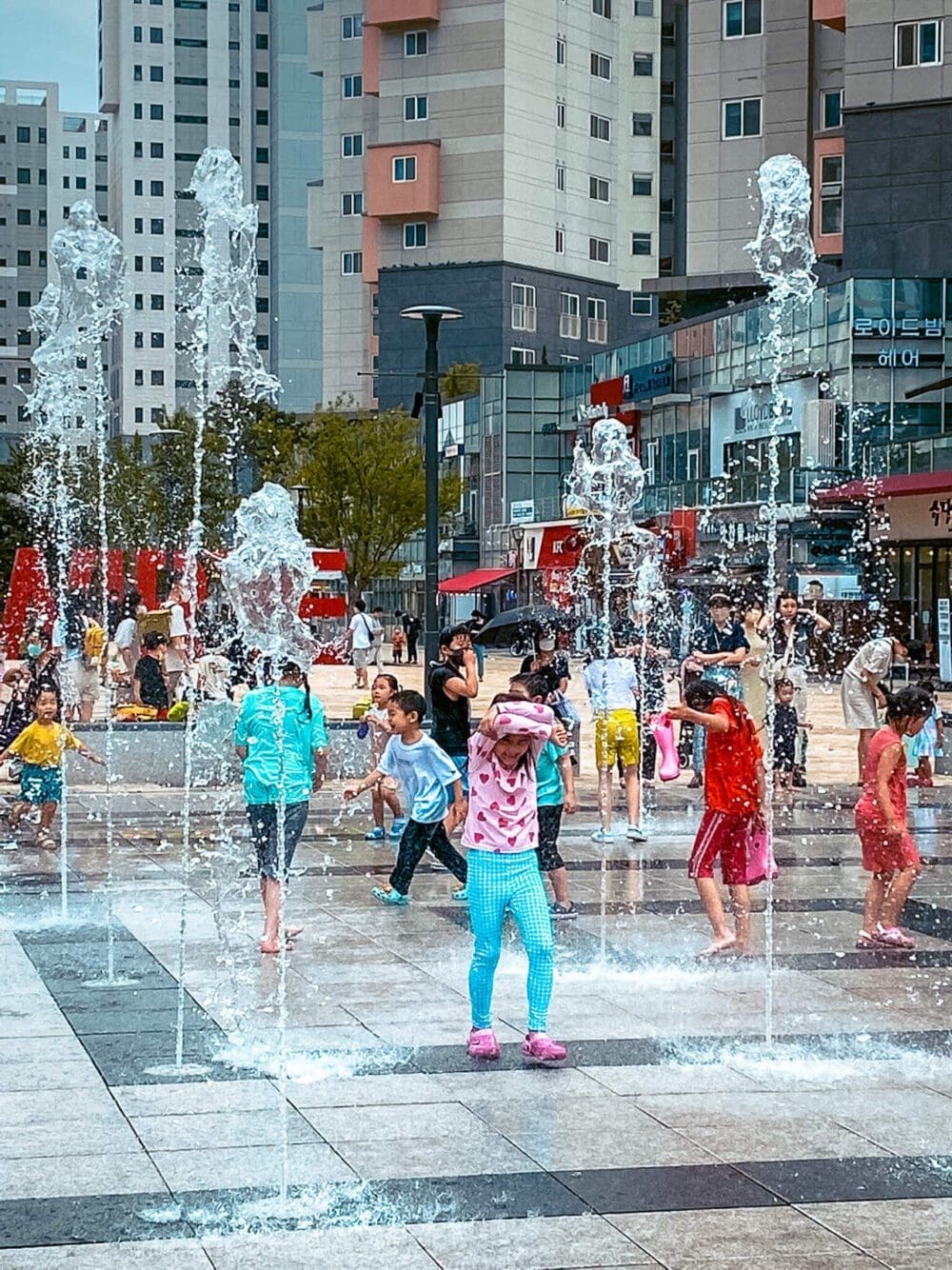 Summer in Korea 2026 | 43 Awesome Activities and Fun Festivals to Enjoy 26 summer in korea | public water fountain