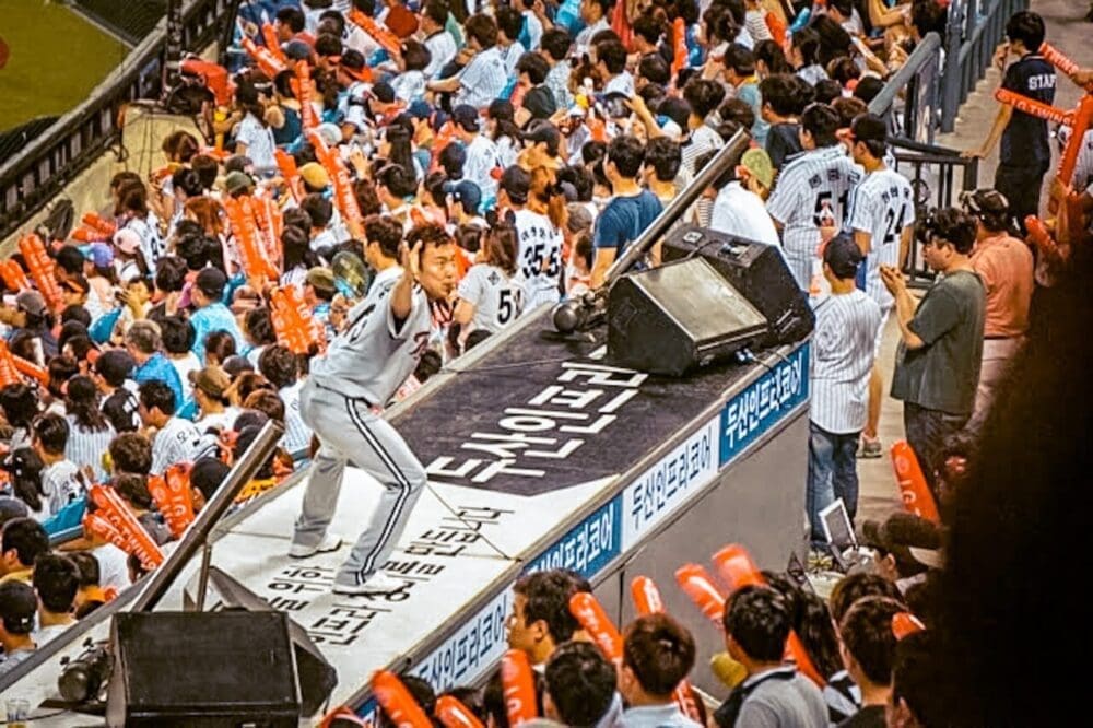7 Delicious Places to Eat near Jamsilsaenae Station in Seoul | My Personal Favorites! 3 jamsil stadium | baseball game