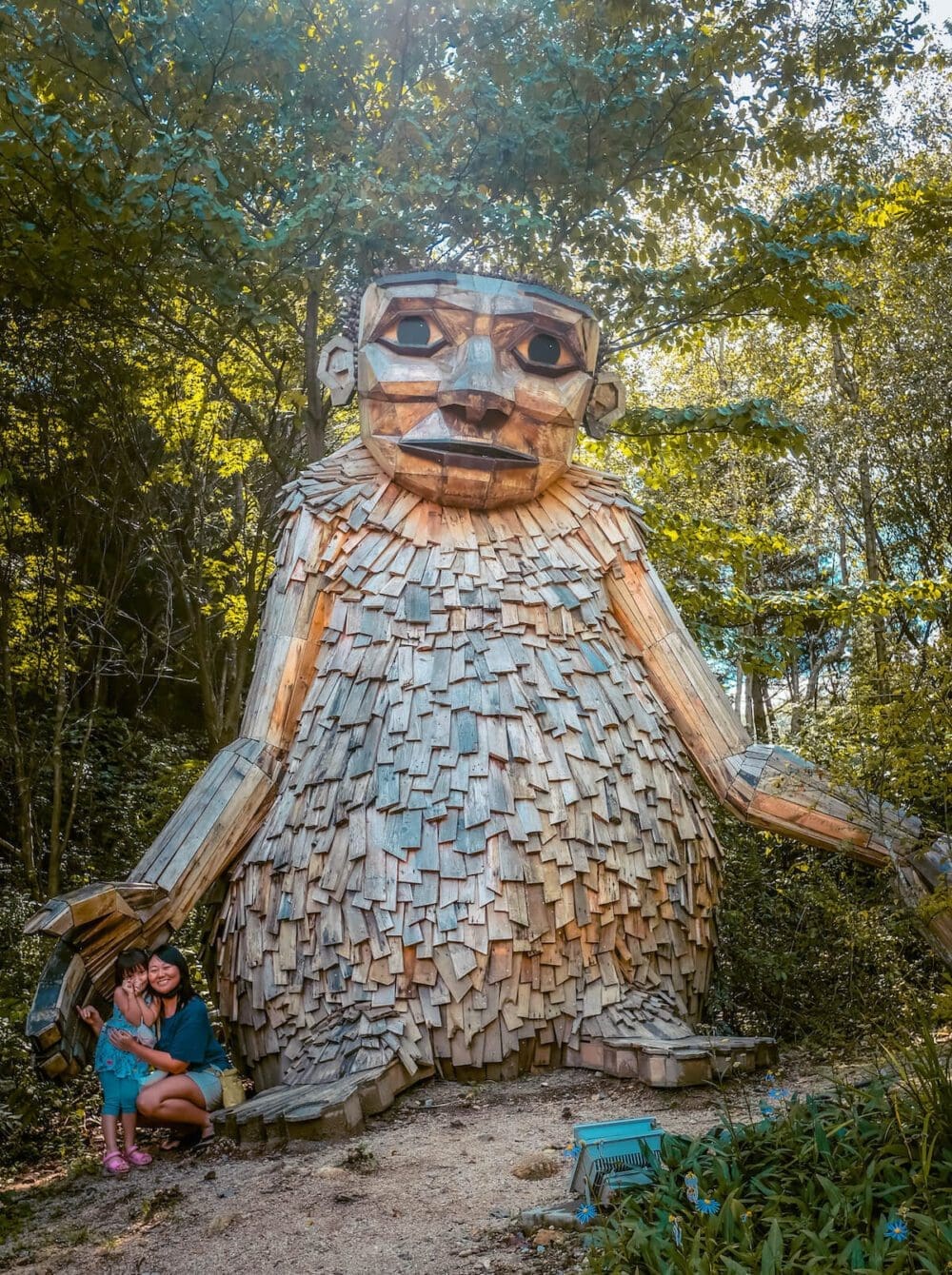 Autumn in Korea Forecast 2026 | 48 Exceptional Places to See Breathtaking Fall Foliage 37 autumn in korea | forgotten giant at Peaceland Korea