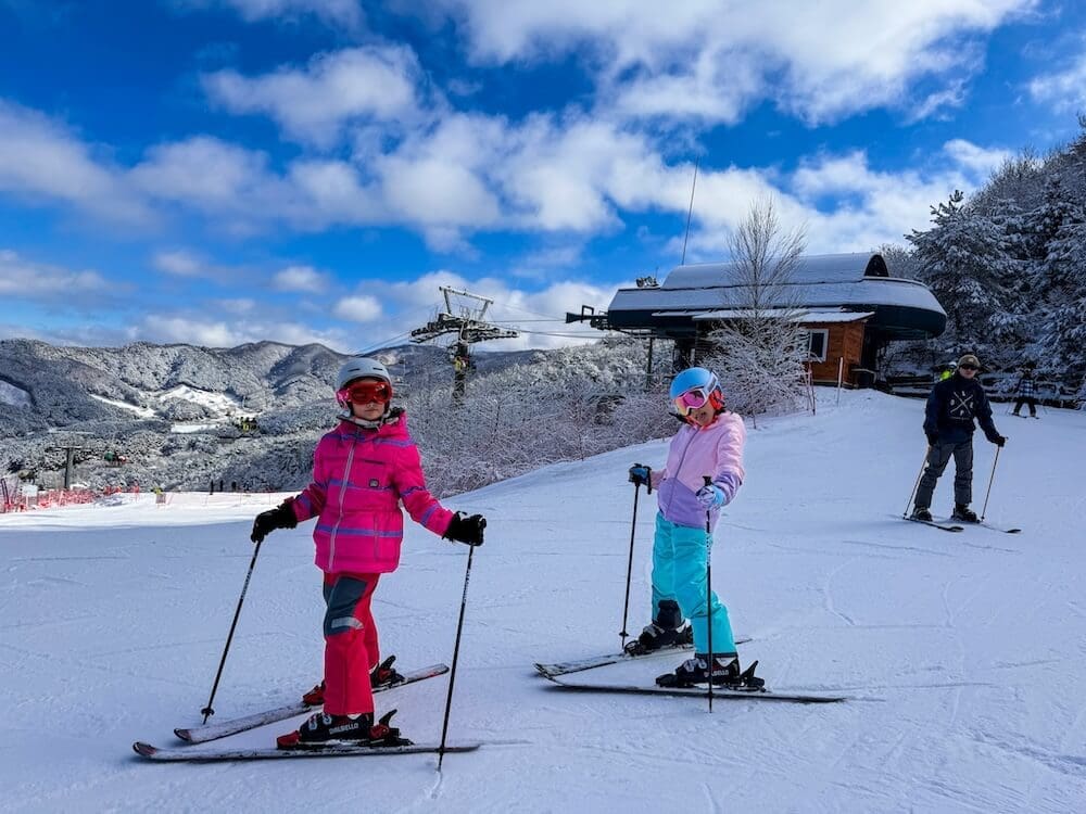 Skiing in Seoul & Beyond | 5 Ski Resorts in Korea Perfect for Every Level (Personal Experience!) 50 ski resort in korea | welli hilli snow park