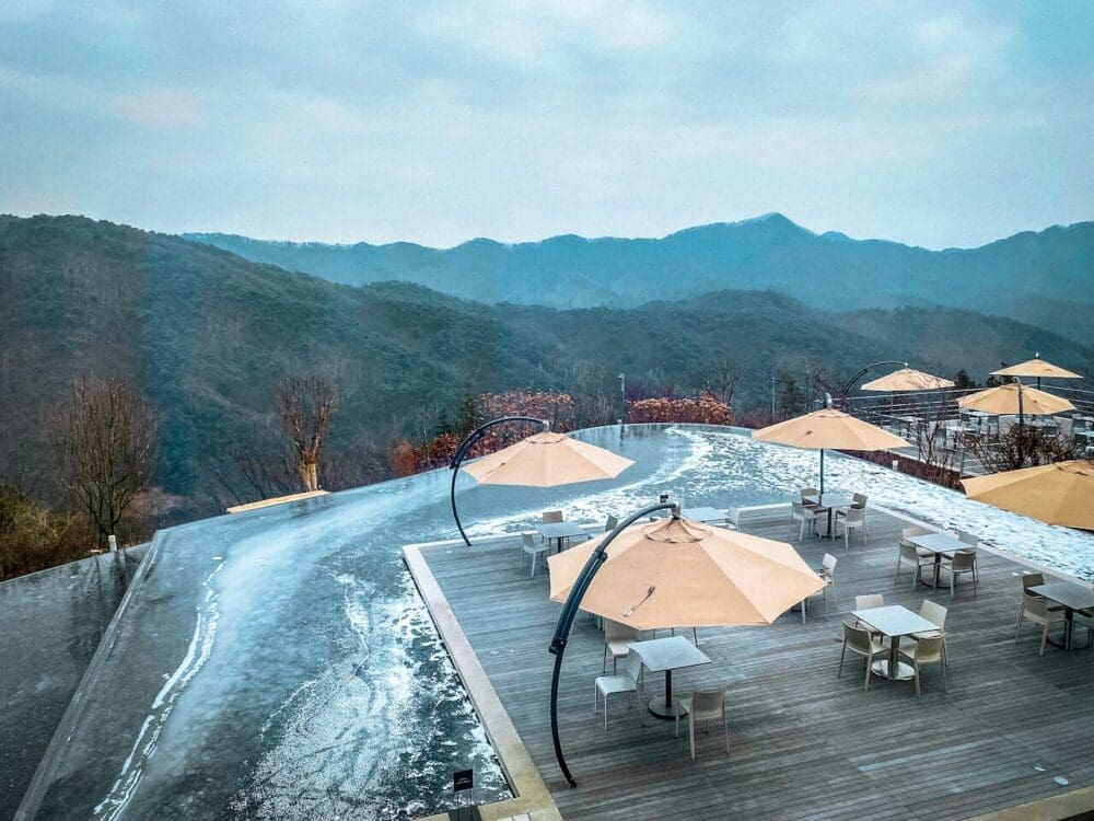 Visiting Korea in January 2026 | What I’ve Learned from Living in Seoul for 15 Years 4 january in south korea | cafe at museum san