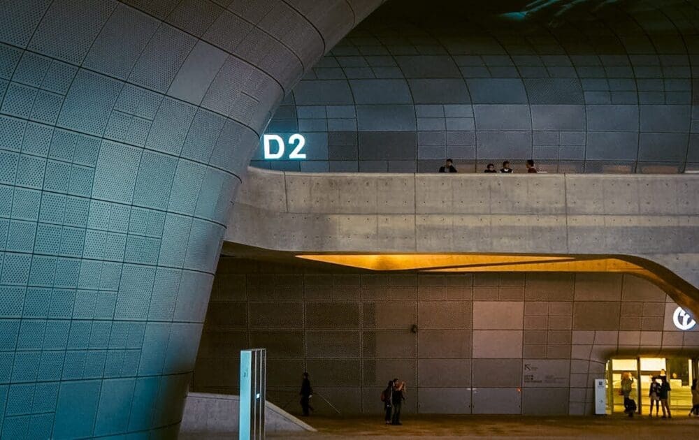 11 Brilliant Things to do at Dongdaemun Design Plaza (DDP Seoul) 7 dongdaemun design plaza