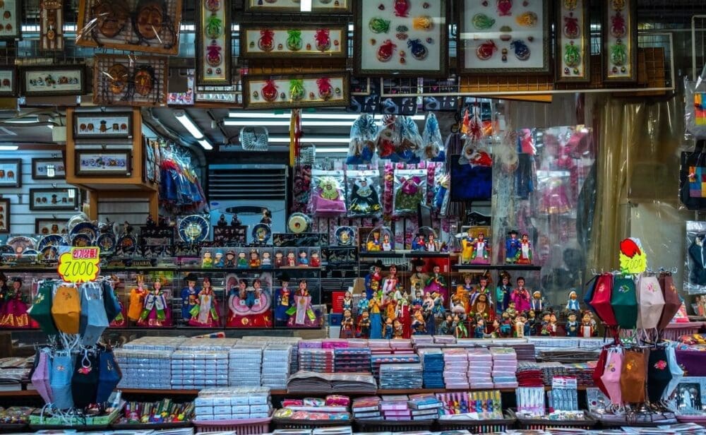 Budget Shopping in Seoul? 7 Cheap Places to Buy the Cutest Fashion, Accessories and Souvenirs 19 budget shopping in seoul | namdaemun market