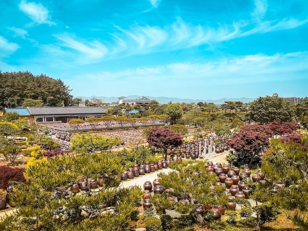 Goseurak Hangari Park | A Breathtaking Garden with 5,000 Traditional Korean Pots in Iksan 2 goseurak hangari park