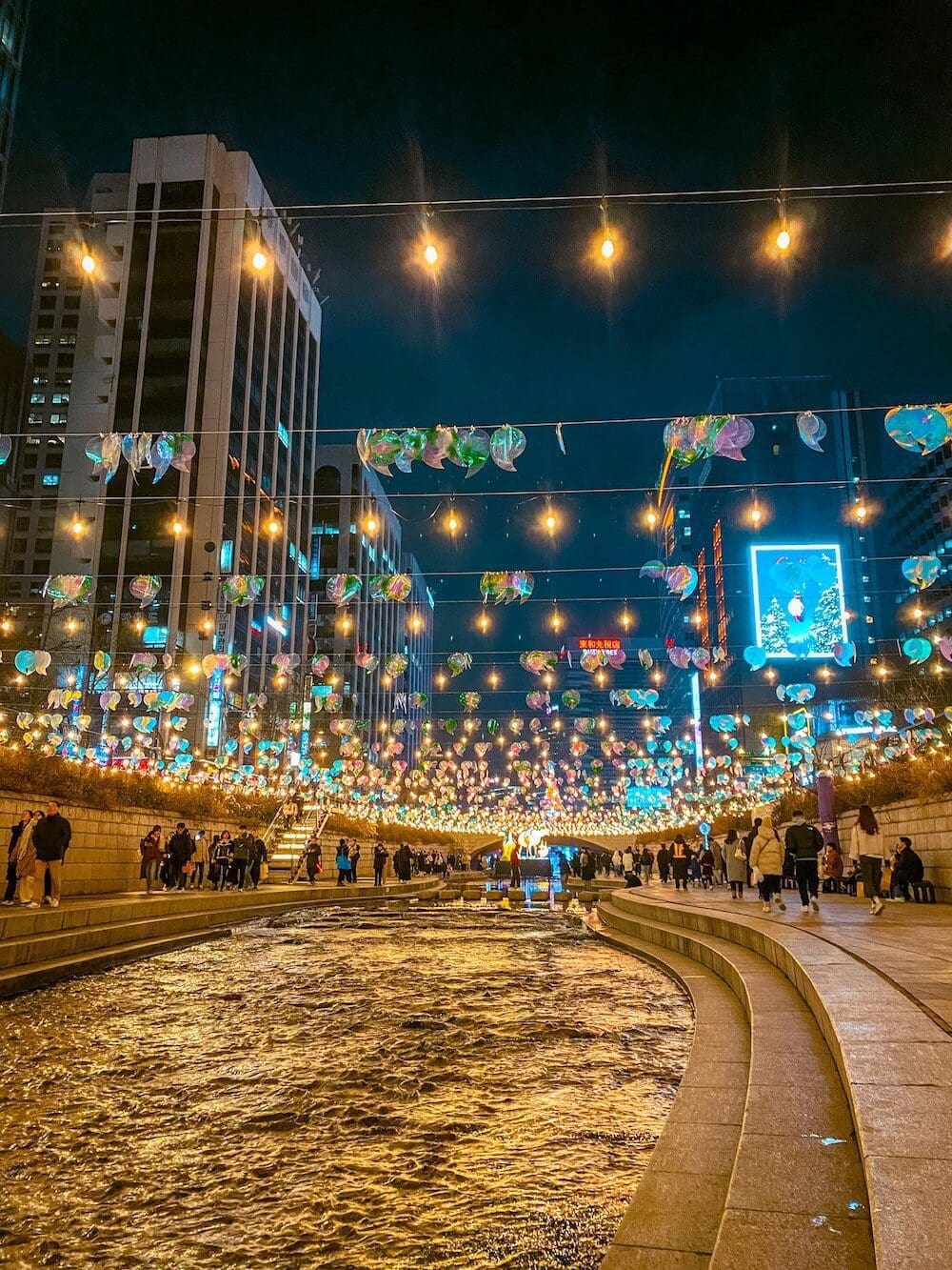 Visiting Korea in January 2026 | What I’ve Learned from Living in Seoul for 15 Years 19 Seoul Lantern Festival at Cheonggyecheon Stream