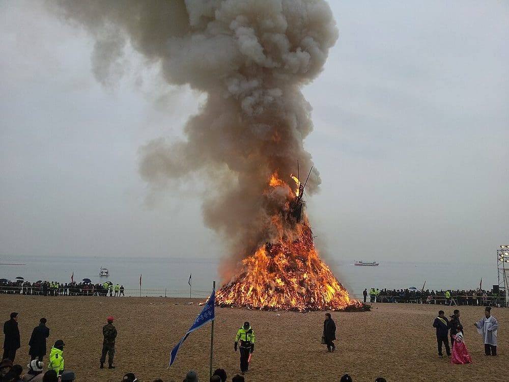 Jeongwol Daeboreum Fire Festival | 7 Places to Celebrate the Great Full Moon in South Korea 16 daeboreum | busan haeundae beach
