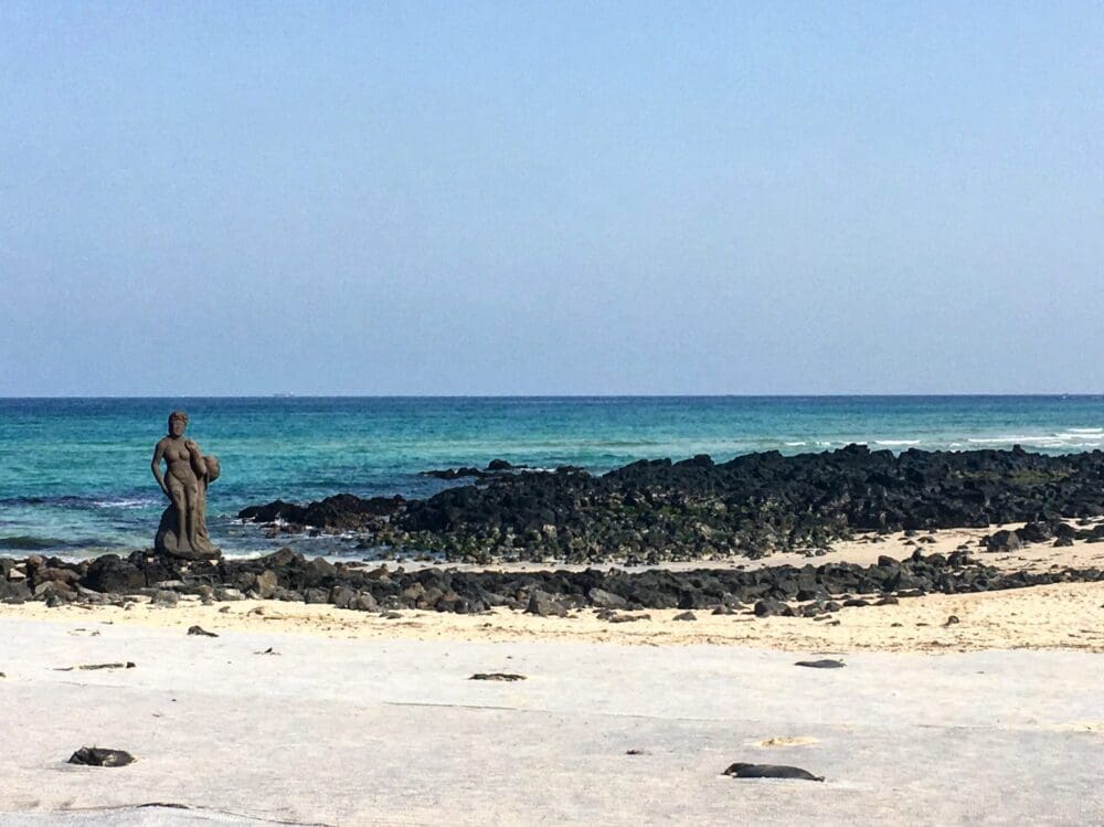 korea in september | gwakji beach in jeju